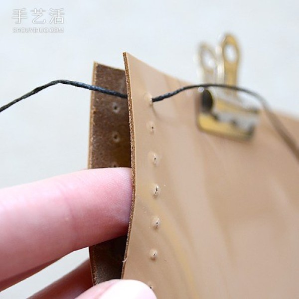 A good gift for your boyfriend: How to make your own leather iPhone case