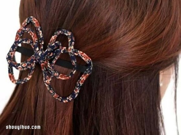 Illustration of how to make fabric bow hairpins