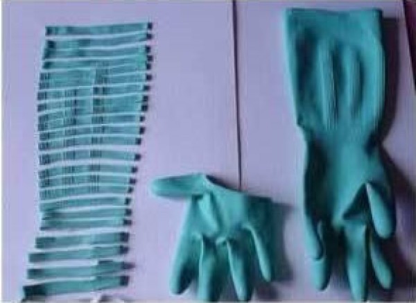 Learn the essential skills of using plastic gloves waste to make small products at home