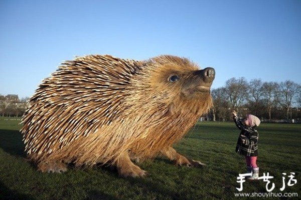 2000 cork pegs DIY giant hedgehog