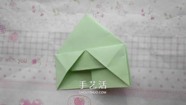 A tutorial on how to fold a diamond rose and a tutorial on how to fold a diamond rose