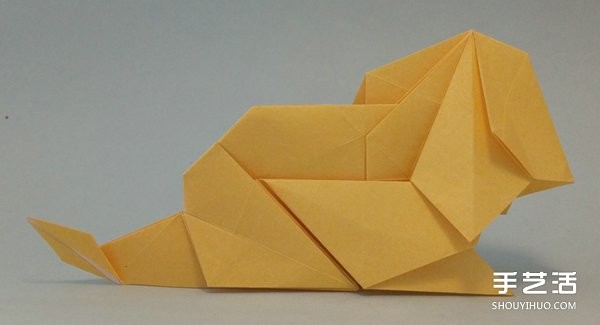 Three-dimensional lion origami illustration, handmade three-dimensional lion folding tutorial