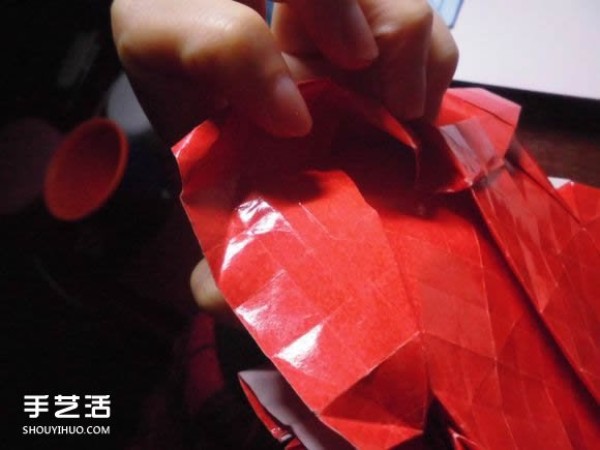 Kissing Fish Origami Illustration of the Super Complex Heart Folding Process