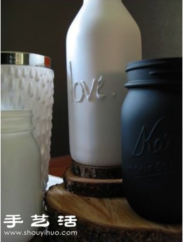 Use hot melt glue to DIY three-dimensional text on glass jars/glass bottles