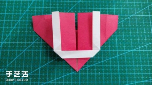 LOVE heart-shaped origami illustrated tutorial on how to fold LOVE love on Valentines Day