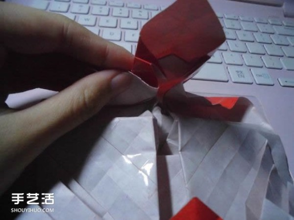 Kissing Fish Origami Illustration of the Super Complex Heart Folding Process