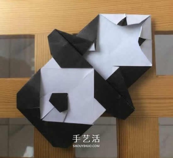 The origami step-by-step illustration of the crawling giant panda is so naive and cute~