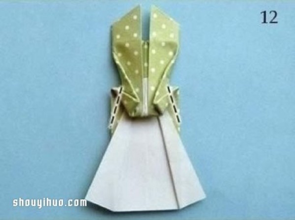 Origami clothes step by step diagram, illustrated tutorial on how to fold a dress by hand