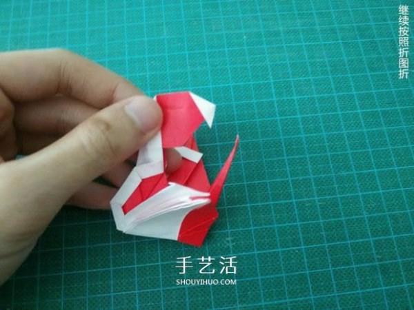 Illustrated tutorial on how to fold the Christmas crane. How to fold the Christmas crane." border="0" width="580" height= "435" src="https://img.111diy.com/timthumb.php?src=/d/file/20220112/f4v3ifqpbdd.jpg" /></p>
<p align="center"><img alt="Illustrated tutorial on how to fold a Christmas crane How to fold a Christmas crane"  alt=