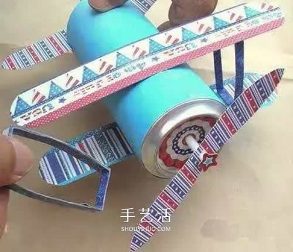 How to make an airplane model out of cans by primary school students