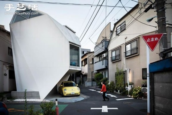 Tokyos small and novel building design through the photographers lens