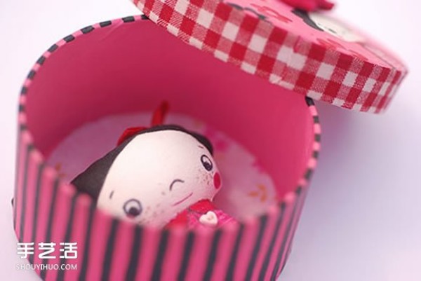 Sweet and cute handmade fabric dolls can be played with and decorated as well