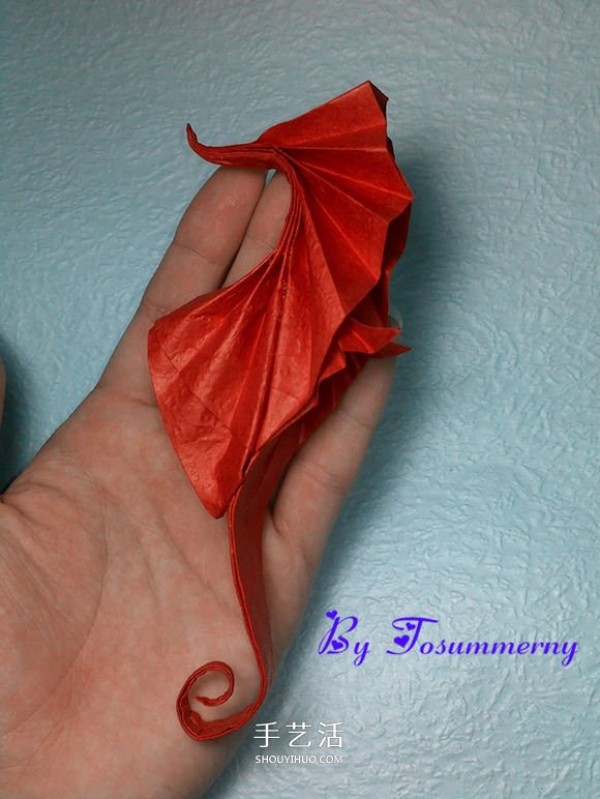 How to fold a three-dimensional seahorse, how to fold a delicate seahorse with origami