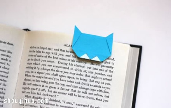 How to Fold a Cat Bookmark, Cute Kitten Bookmark Origami Illustration Tutorial