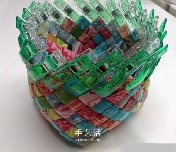 Cloth woven storage basket diagram with steps for woven storage basket for old clothes