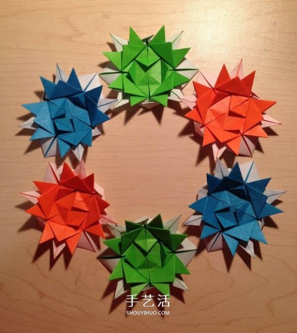 How to fold a three-dimensional combination of thorn balls and an origami illustration of a thorny flower ball