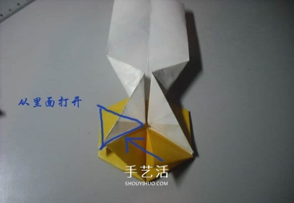 How to fold a paper money medal and illustrate the method of hand-made origami medals