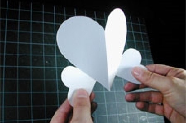 How to make simple love cards and make homemade three-dimensional love cards with illustrations