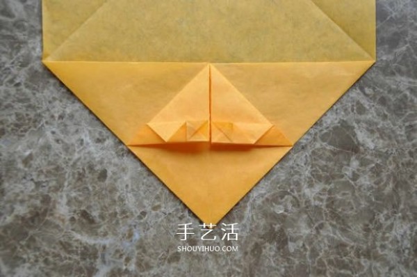 Steps to make origami big yellow duck, illustrations of how to fold a yellow duck