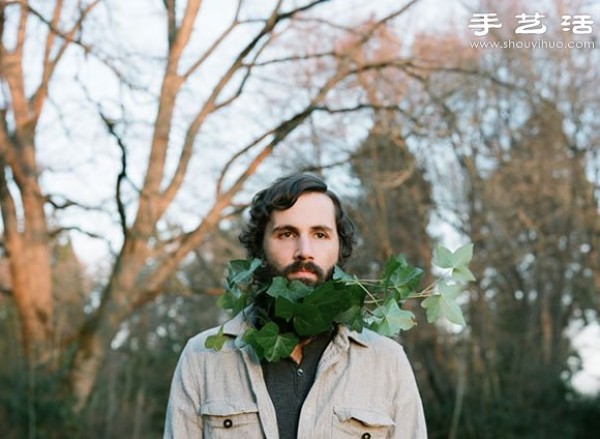 Have you seen a man with flowers on his beard? 