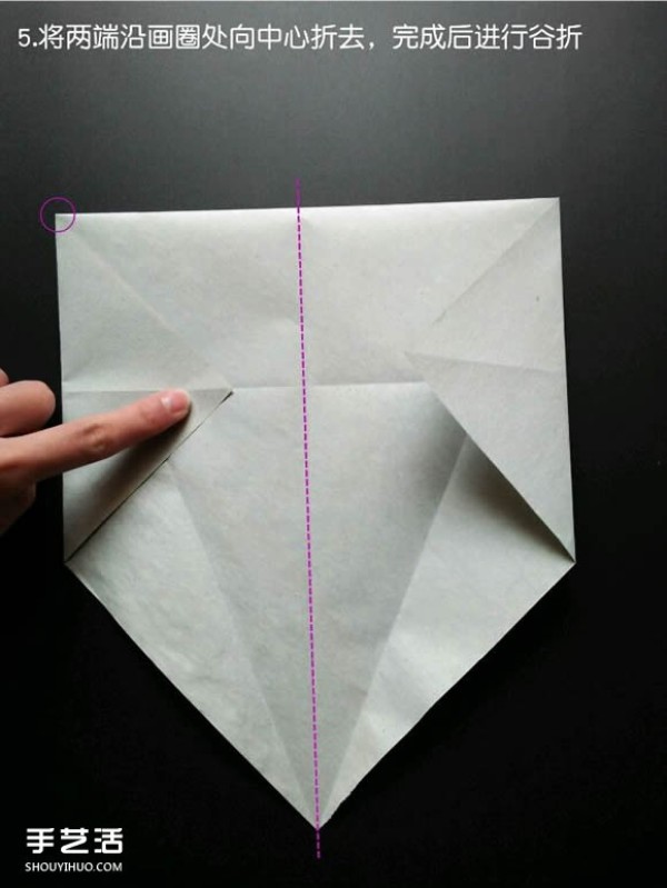 Super complex origami shark illustration, detailed steps for folding a three-dimensional shark