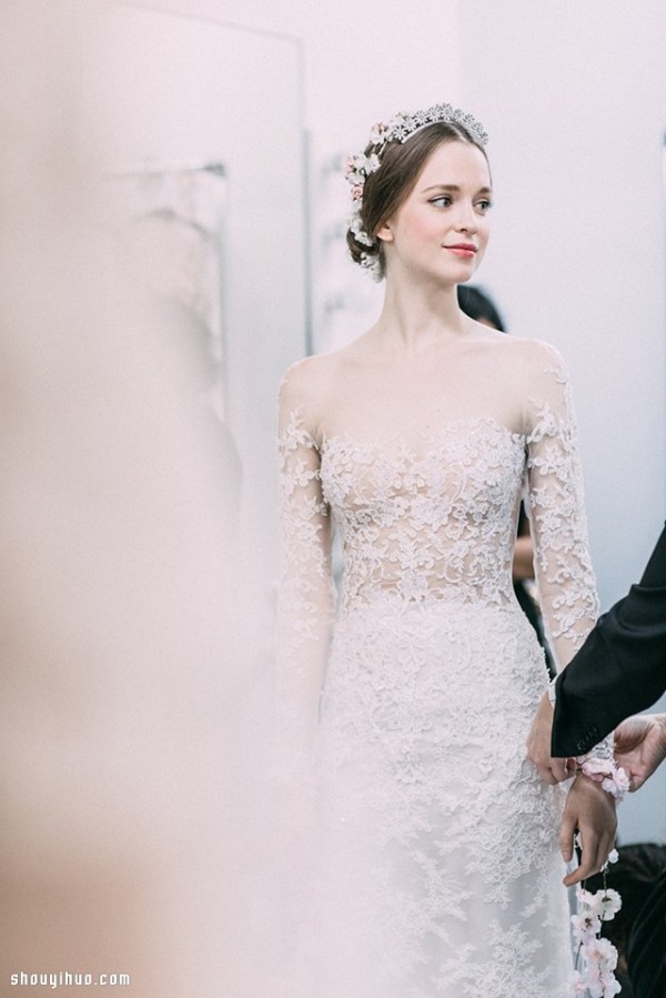 Reem Acra Fall 2015 Stunning Wedding Tiara