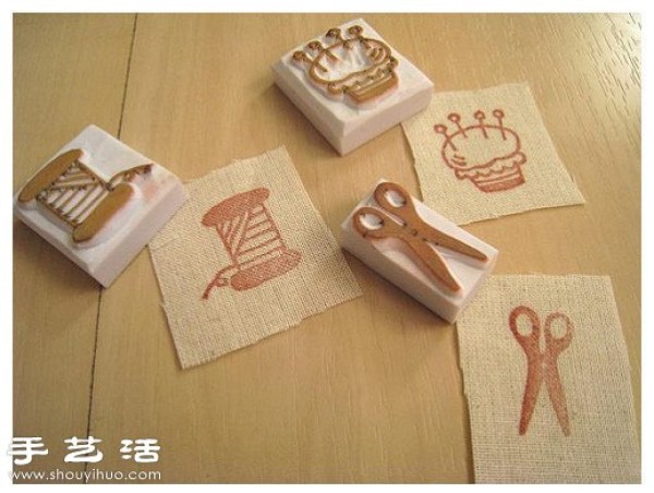 Simple and fun making of rubber stamps for children