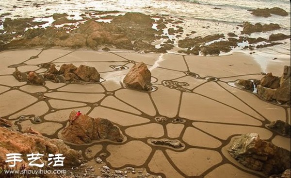 Shocking and beautiful giant sand painting