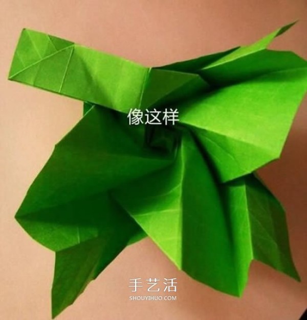 An illustrated tutorial on folding a rose from a piece of paper, including the calyx