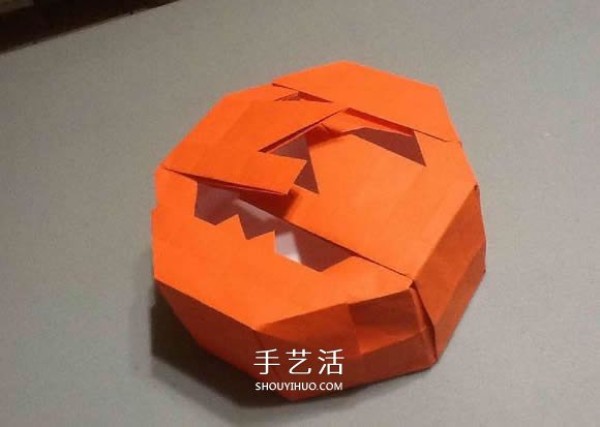 Origami illustration of three-dimensional jack-o