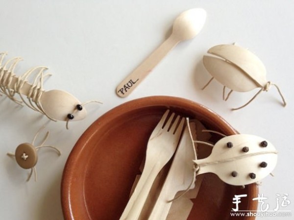 Disposable spoon waste is used to make DIY insect toys