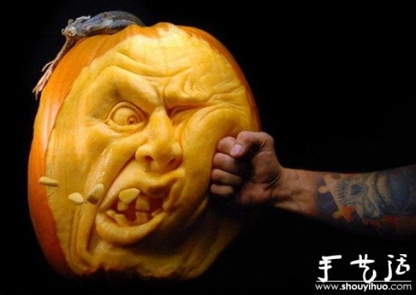 Creative DIY carved pumpkin works