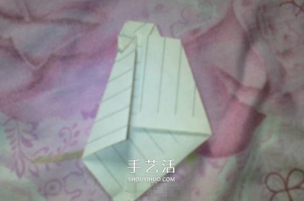 Childrens handmade origami tie folding method, simple small tie folding method