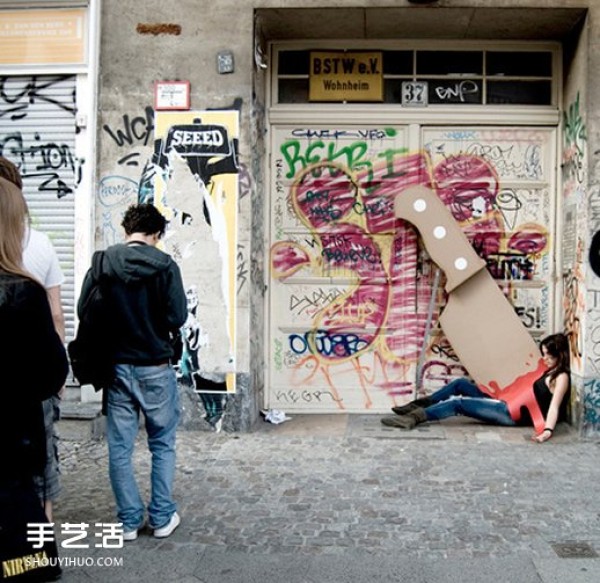 Use cardboard to make a giant knife for street art~