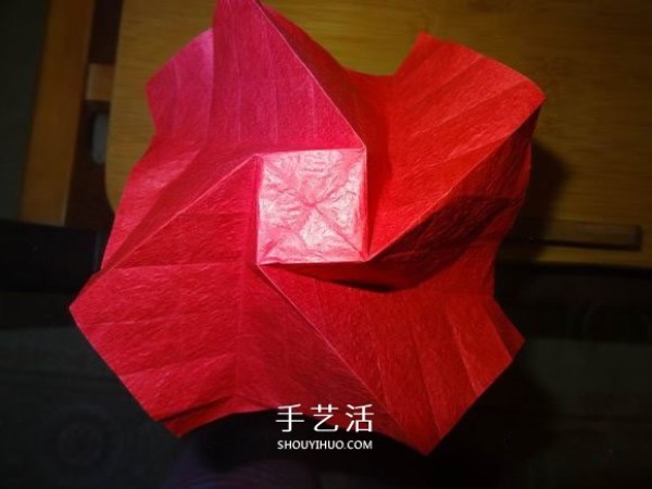 How to fold a rosette with a diagram and a detailed tutorial on how to fold a rosette with a centerrose origami