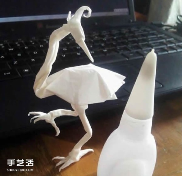 How to fold paper egrets with detailed illustrations of steps for folding three-dimensional egrets