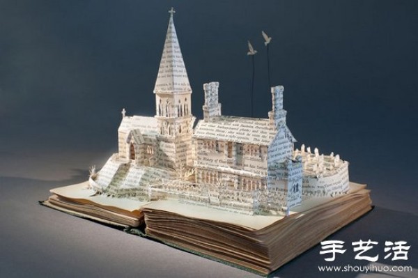 Create stunning paper crafts by DIY from waste books