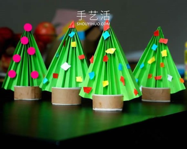 Handmade mini Christmas tree in kindergartenTree making tutorial