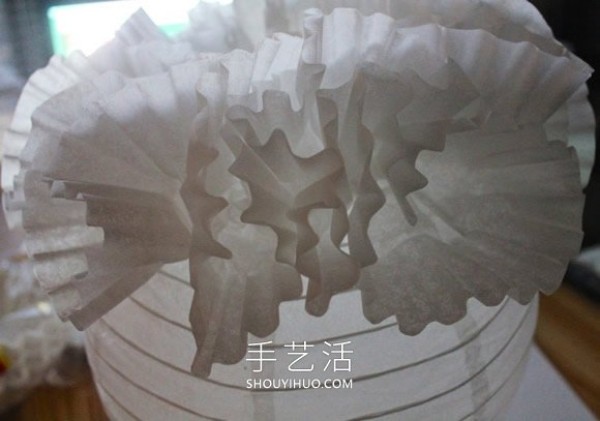 Tutorial on how to make paper lanterns for the Lunar New Year and the Year of the Sheep