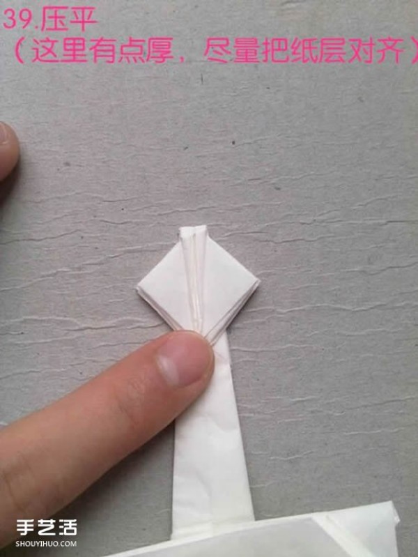 How to fold paper egrets with detailed illustrations of steps for folding three-dimensional egrets