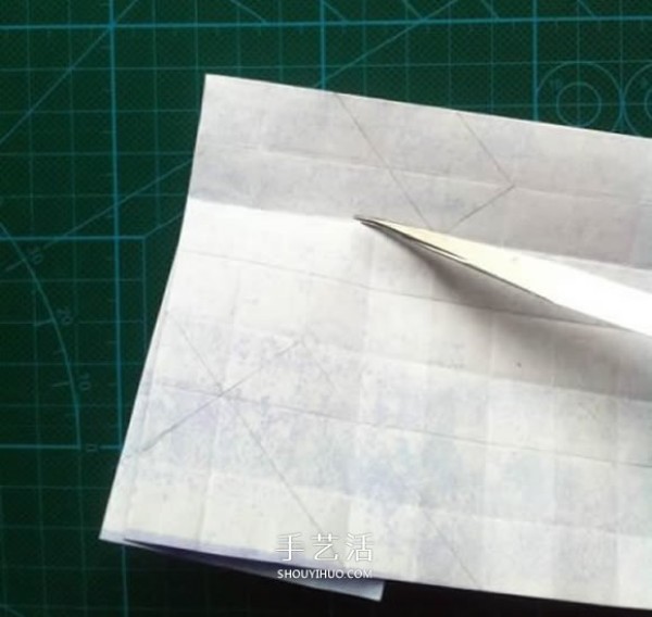 Naoyuki Tanitas origami tutorial, illustrations of how to fold a cute tissue box