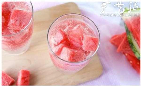 DIY watermelon ice cubes, tutorial on how to make watermelon ice cubes