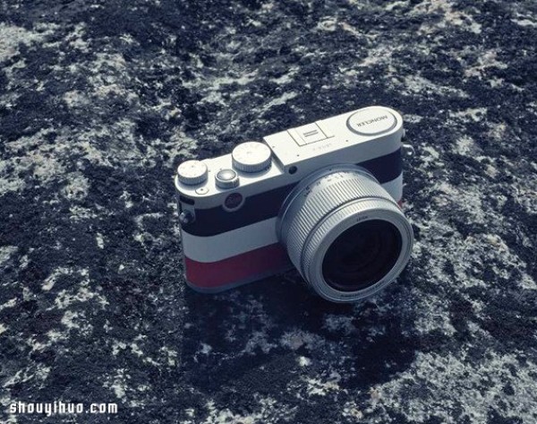 Leica and MONCLER jointly launch a global limited edition camera