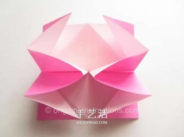 How to fold a rotating rose with illustrations of hand-made origami roses