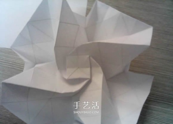 Illustration of how to fold the eight-petal Kawasaki rose, origami eight-petal Kawasaki rose