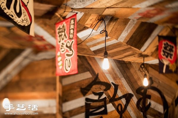 Lively and colorful Japanese izakaya decoration design