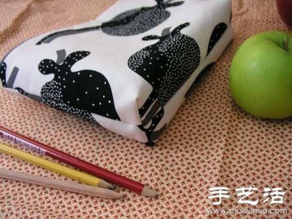 Handmaking Tutorial of Fabric Cosmetic Bag/Pencil Case