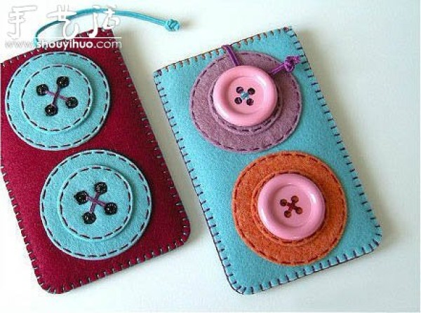 Cute coin purse made of beautiful buttons and non-woven fabric