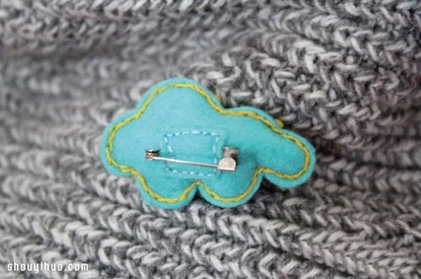 How to make a cute cloud brooch and make a handmade cloud brooch from fabric