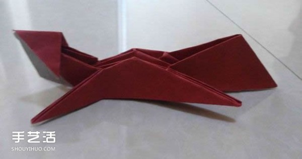 How to make a three-dimensional origami fox, a handmade fox with an origami method of the illustration